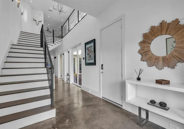 Photo 3 of Single family home for sale at 1216 Malone St, Houston, TX 77007 | MLS# 61272350 | Listing updated on 2026-09-15