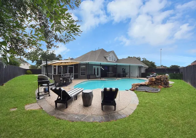 Photo 4 of Single family home for sale at 6923 Crystal Point Dr, Katy, TX 77449 | MLS# 9237360 | Listing updated on 2026-09-19