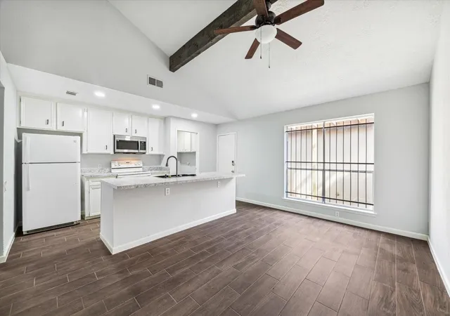 2nd image of 8628 Maplecrest Dr, Houston, TX 77099 | MLS# 61131211