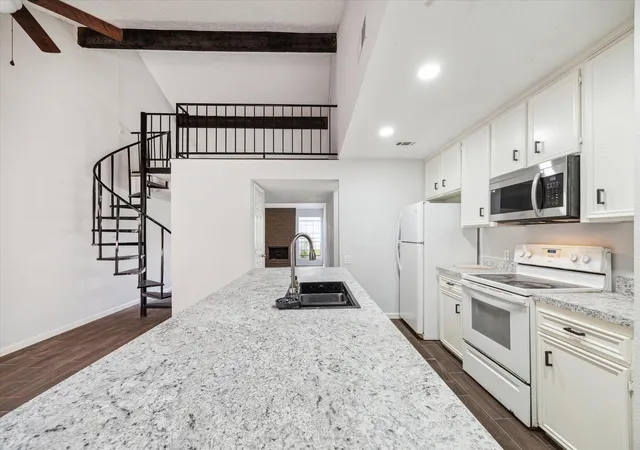 3rd image of 8628 Maplecrest Dr, Houston, TX 77099 | MLS# 61131211