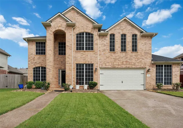 Single family home for sale at 5504 Park Thicket Ln, Rosharon, TX 77583 | MLS# 60389598