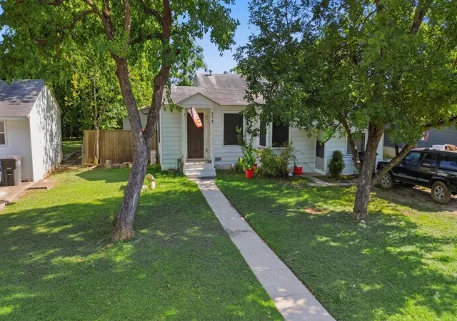 Photo 4 of Single family home for sale at 858 Lee Hall, San Antonio, TX 78212 | MLS# 7646022 | Listing updated on 2026-09-03