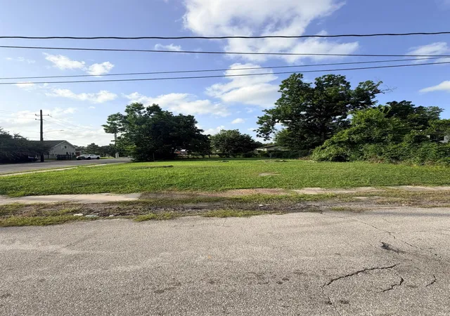 2nd image of 4701 Market St, Houston, TX 77020 | MLS# 91849844