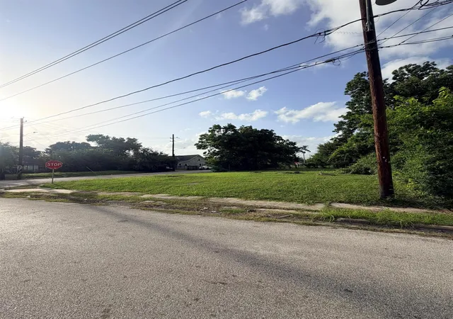 3rd image of 4701 Market St, Houston, TX 77020 | MLS# 91849844