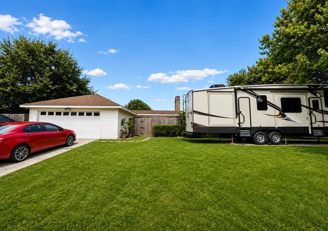17th image of 1100 Cactus St, Baytown, TX 77521 | MLS# 44865359