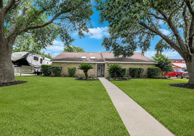 1st image of 1100 Cactus St, Baytown, TX 77521 | MLS# 44865359