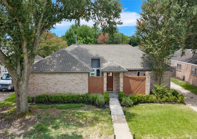 2nd image of 12414 Rockampton Dr, Houston, TX 77031 | MLS# 92486309