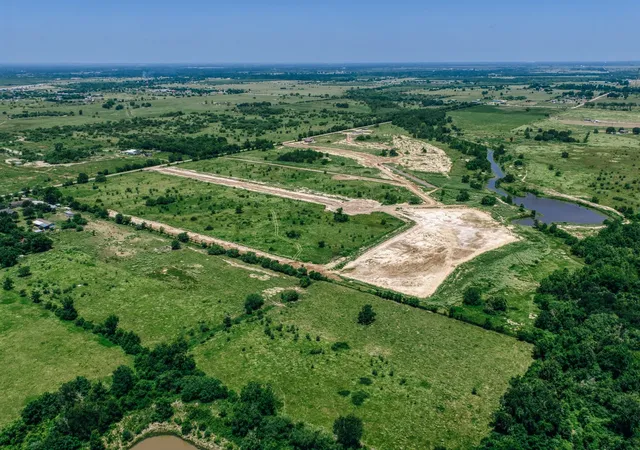 Photo 3 of Land for sale at 1000 Cottonwood Bnd Ln, Waller, TX 77484 | MLS# 47668338 | Listing updated on 2026-08-12