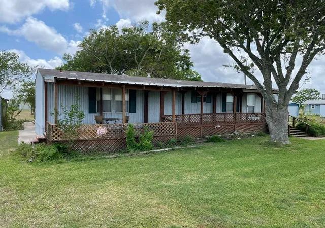 2nd image of 89 Edgewater, Port Lavaca, TX 77979 | MLS# 20016432