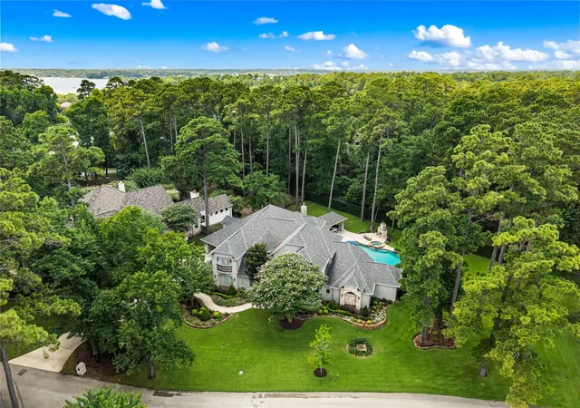 Photo 1 of Sale Pending at 114 Fairwater Dr, Montgomery, TX 77356 | MLS# 69908194 | Listing updated on 2026-09-03