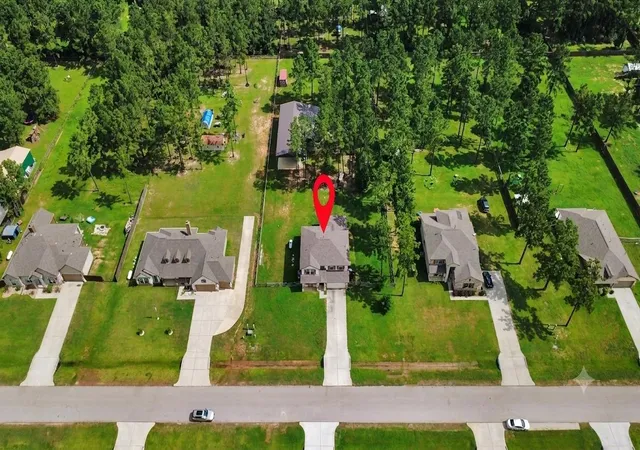 Photo 3 of Single family home for sale at 16341 Ellis St, Conroe, TX 77303 | MLS# 74602217 | Listing updated on 2026-08-12