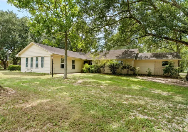 Photo 2 of Single family home for sale at 2436 S State Hwy 71, El Campo, TX 77437 | MLS# 14502314 | Listing updated on 2026-09-16