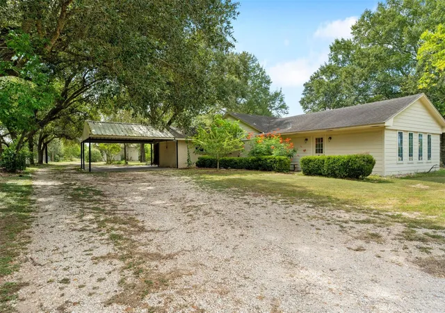 Photo 3 of Single family home for sale at 2436 S State Hwy 71, El Campo, TX 77437 | MLS# 14502314 | Listing updated on 2026-09-16