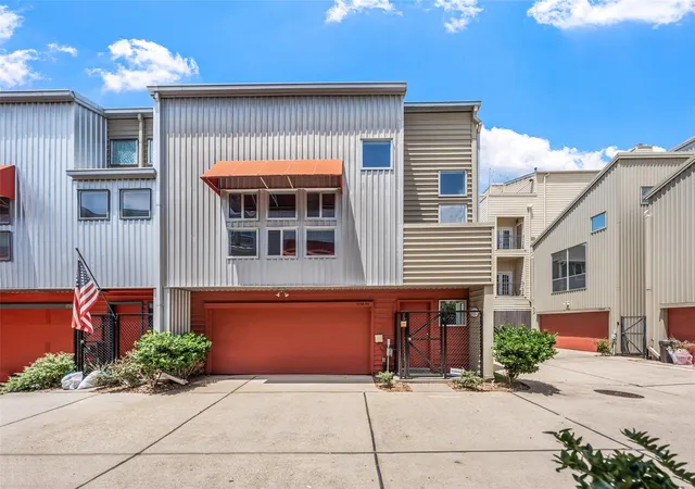 Photo 3 of Sale Pending at 1716 W Dallas St #10, Houston, TX 77019 | MLS# 75119191 | Listing updated on 2026-09-11