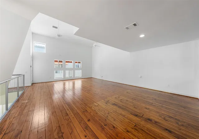 Photo 4 of Sale Pending at 1716 W Dallas St #10, Houston, TX 77019 | MLS# 75119191 | Listing updated on 2026-09-11