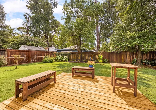 Photo 3 of Sale Pending at 1067 W 43rd Street, Houston, TX 77018 | MLS# 46844664 | Listing updated on 2026-08-28