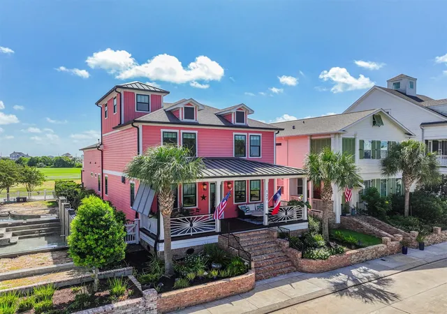 Photo 3 of Single family home for sale at 127 Island Psge, Galveston, TX 77554 | MLS# 82529179 | Listing updated on 2026-10-03