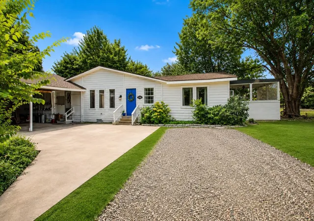 Photo 3 of Single family home for sale at 232 Fm 2628 Rd, Huntsville, TX 77320 | MLS# 66767406 | Listing updated on 2026-10-06