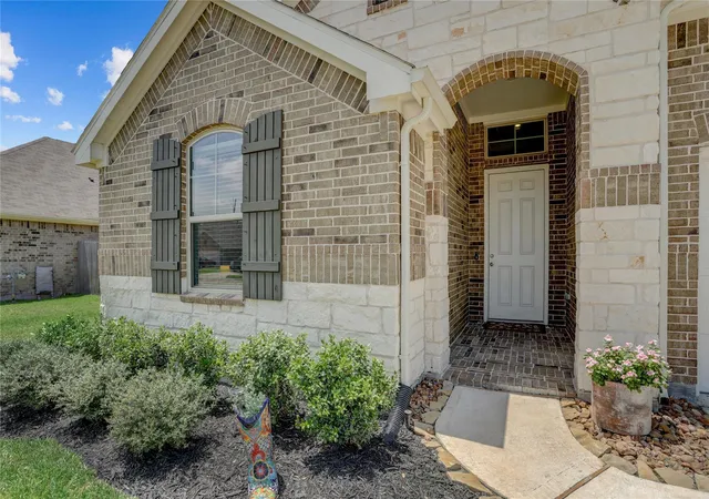 Photo 3 of Single family home for sale at 7046 Terra Dr, Manvel, TX 77578 | MLS# 64750027 | Listing updated on 2026-09-23