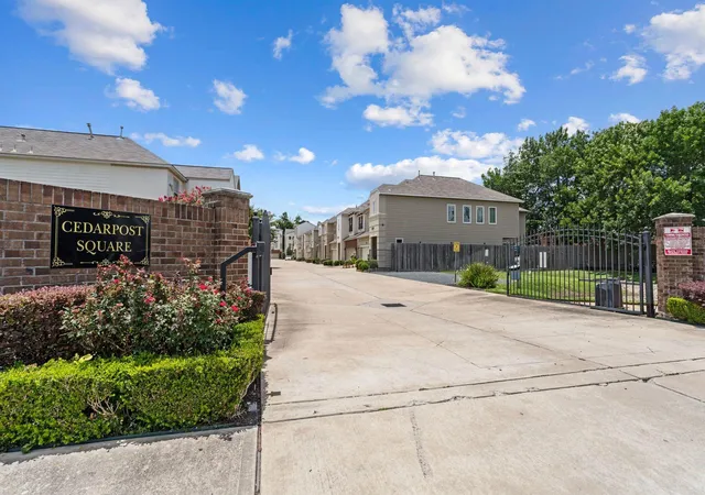 24th image of 1207 Cedarpost Tree Springs Pl, Houston, TX 77055 | MLS# 96370572
