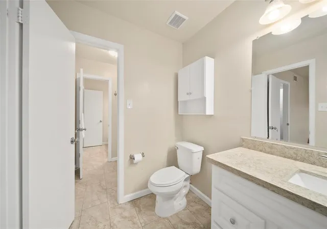 2nd image of 515 Tallowood Rd, Houston, TX 77024