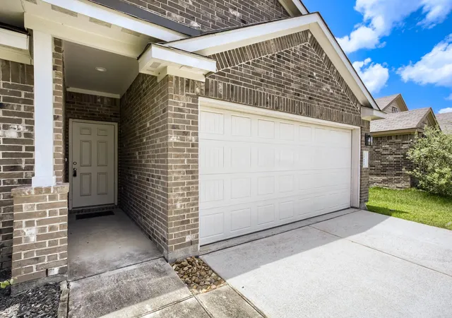 Photo 3 of Sale Pending at 23411 Robbers Nest Dr, Spring, TX 77373 | MLS# 22466323 | Listing updated on 2026-08-31