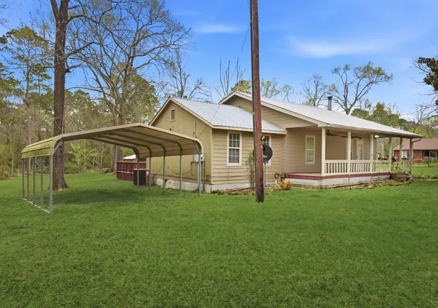 2nd image of 402 Anderson Rd, Livingston, TX 77351 | MLS# 82573546