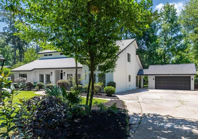 2nd image of 1302 Mustang Trail, Kingwood, TX 77339 | MLS# 95256528