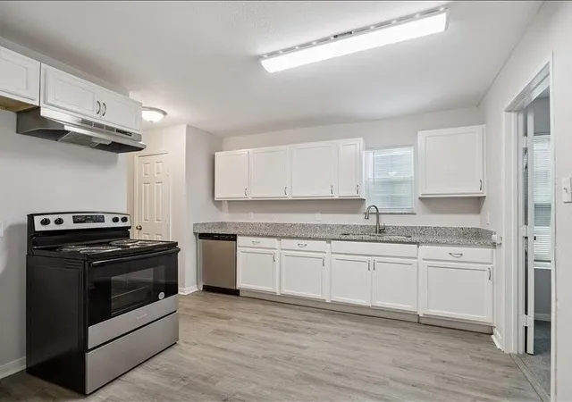 3rd image of 820 Texas St, Liberty, TX 77575 | MLS# 39591029