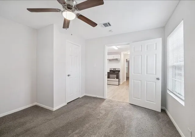 4th image of 820 Texas St, Liberty, TX 77575 | MLS# 39591029
