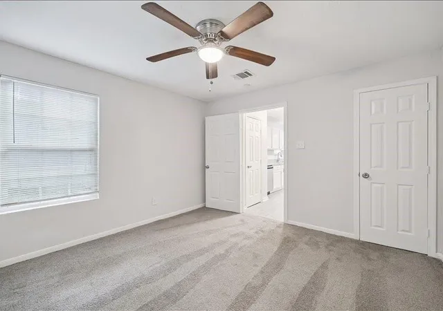 5th image of 820 Texas St, Liberty, TX 77575 | MLS# 39591029
