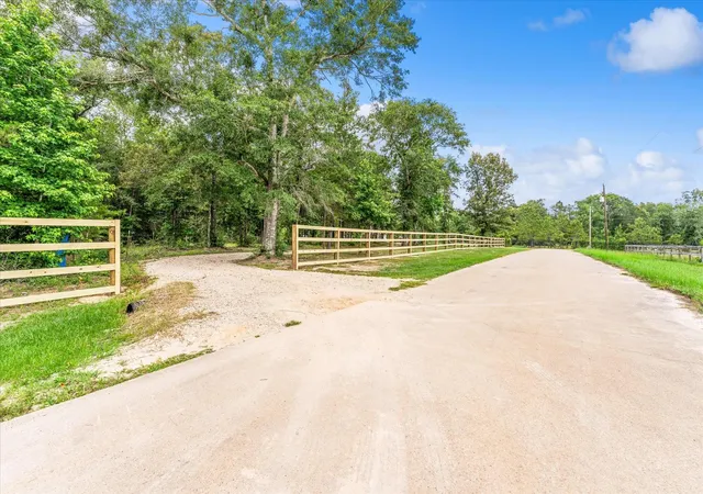 Photo 2 of Sale Pending at 341 Big Buck Dr, Cleveland, TX 77328 | MLS# 49385086 | Listing updated on 2026-08-12