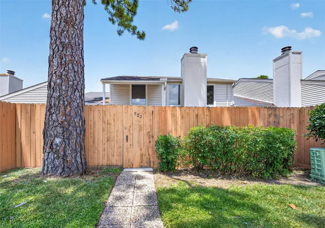 Photo 2 of Condo for sale at 6401 Deihl Rd #902, Houston, TX 77092 | MLS# 81605675 | Listing updated on 2026-09-05