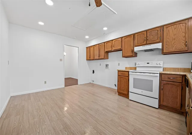 Photo 4 of Condo for sale at 6401 Deihl Rd #902, Houston, TX 77092 | MLS# 81605675 | Listing updated on 2026-09-05