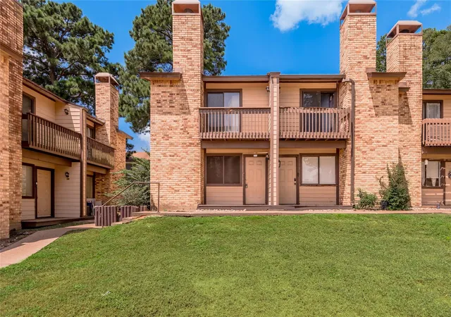 1st image of 2521 Crosstimbers St #B1, Huntsville, TX 77320 | MLS# 19088823