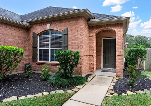 Photo 3 of Single family home for sale at 2815 Bay Springs View, Richmond, TX 77406 | MLS# 84919553 | Listing updated on 2026-10-04