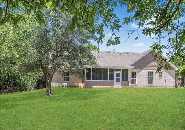 2nd image of 201 E Ward Dr, Robinson, TX 76706 | MLS# 20864494