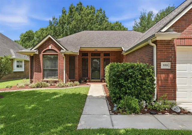 42nd image of 3918 E Peach Hollow Circle, Pearland, TX 77584 | MLS# 91166162