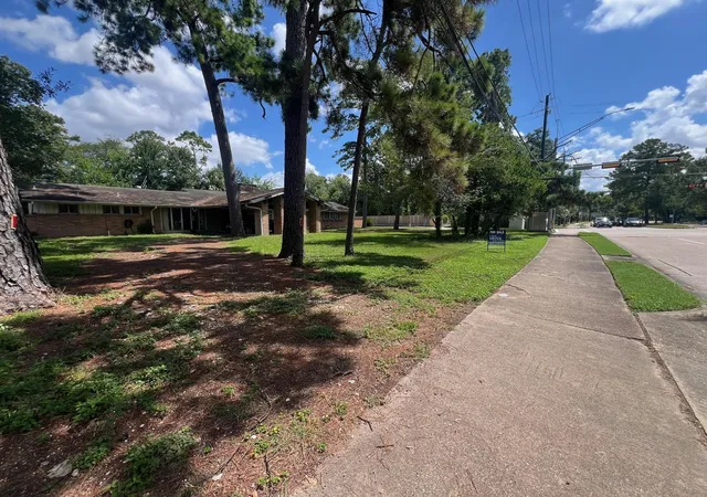 3rd image of 9302 Memorial Dr, Houston, TX 77024 | MLS# 42434087