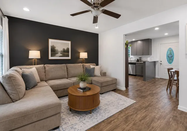 Photo 3 of Sale Pending at 7717 Scanlock St, Houston, TX 77012 | MLS# 60103058 | Listing updated on 2026-09-09