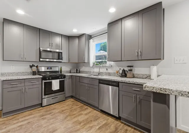 Photo 3 of Sale Pending at 7717 Scanlock St, Houston, TX 77012 | MLS# 60103058 | Listing updated on 2026-09-09