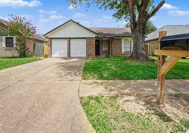 Photo 1 of Single family home for sale at 4211 Thunder Bay Dr, Pasadena, TX 77504 | MLS# 87851454 | Listing updated on 2026-08-22