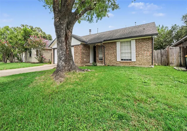 Photo 2 of Single family home for sale at 4211 Thunder Bay Dr, Pasadena, TX 77504 | MLS# 87851454 | Listing updated on 2026-08-22