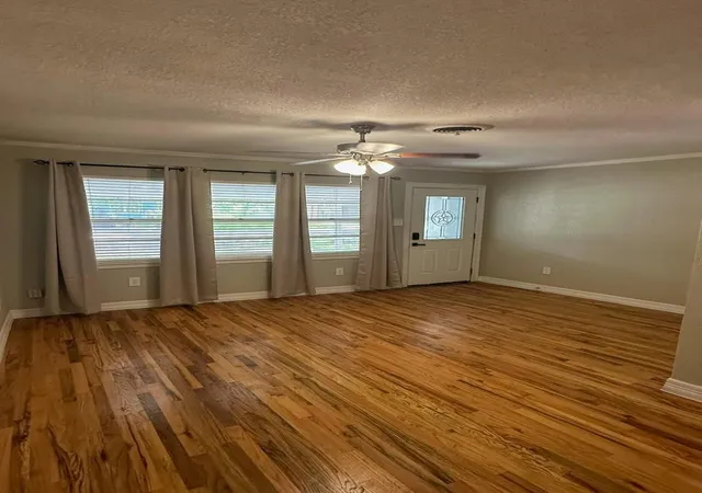 2nd image of 206 Mclemore Dr, Alvin, TX 77511 | MLS# 66755791