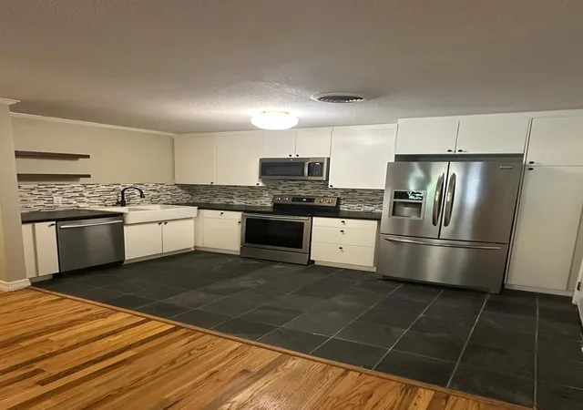 Photo 3 of Single family home for sale at 206 Mclemore Dr, Alvin, TX 77511 | MLS# 66755791 | Listing updated on 2026-08-26