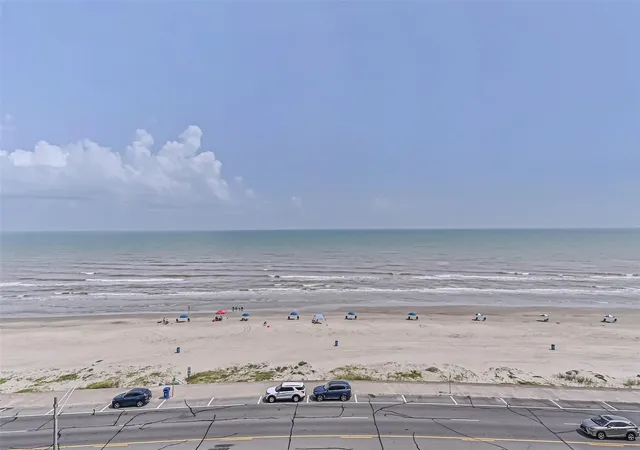 Listing Photo 3 - Condo for sale in building located at 7310 Seawall Blvd, Galveston, TX 77551 - Unit #807
