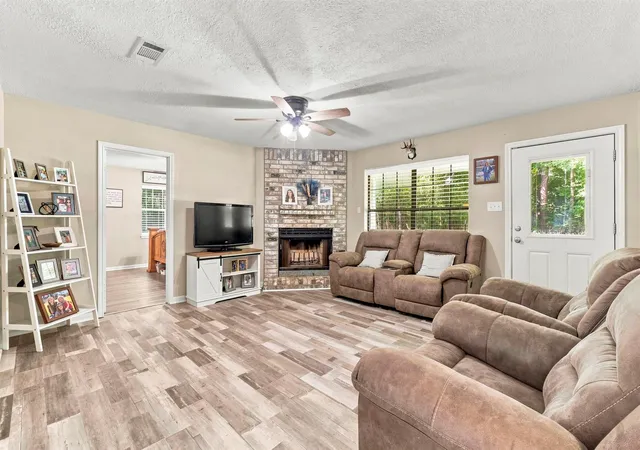 2nd image of 215 Lazy Oak Dr, Livingston, TX 77351 | MLS# 26811391