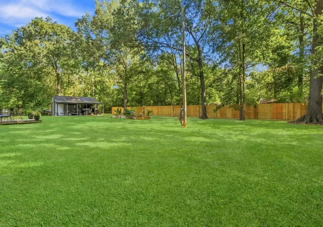 5th image of 215 Lazy Oak Dr, Livingston, TX 77351 | MLS# 26811391