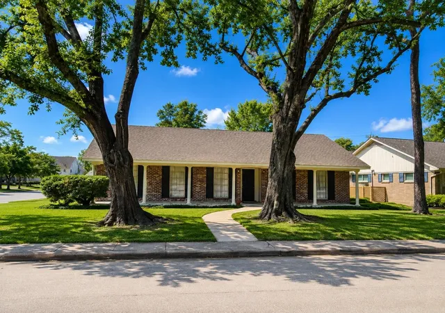 1st image of 6123 Lynbrook Dr, Houston, TX 77057 | MLS# 81670946