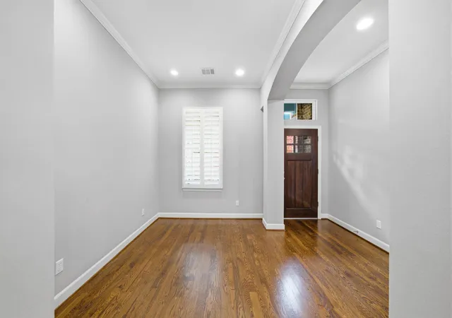 5th image of 4926 Ella Blvd, Houston, TX 77018 | MLS# 89457098